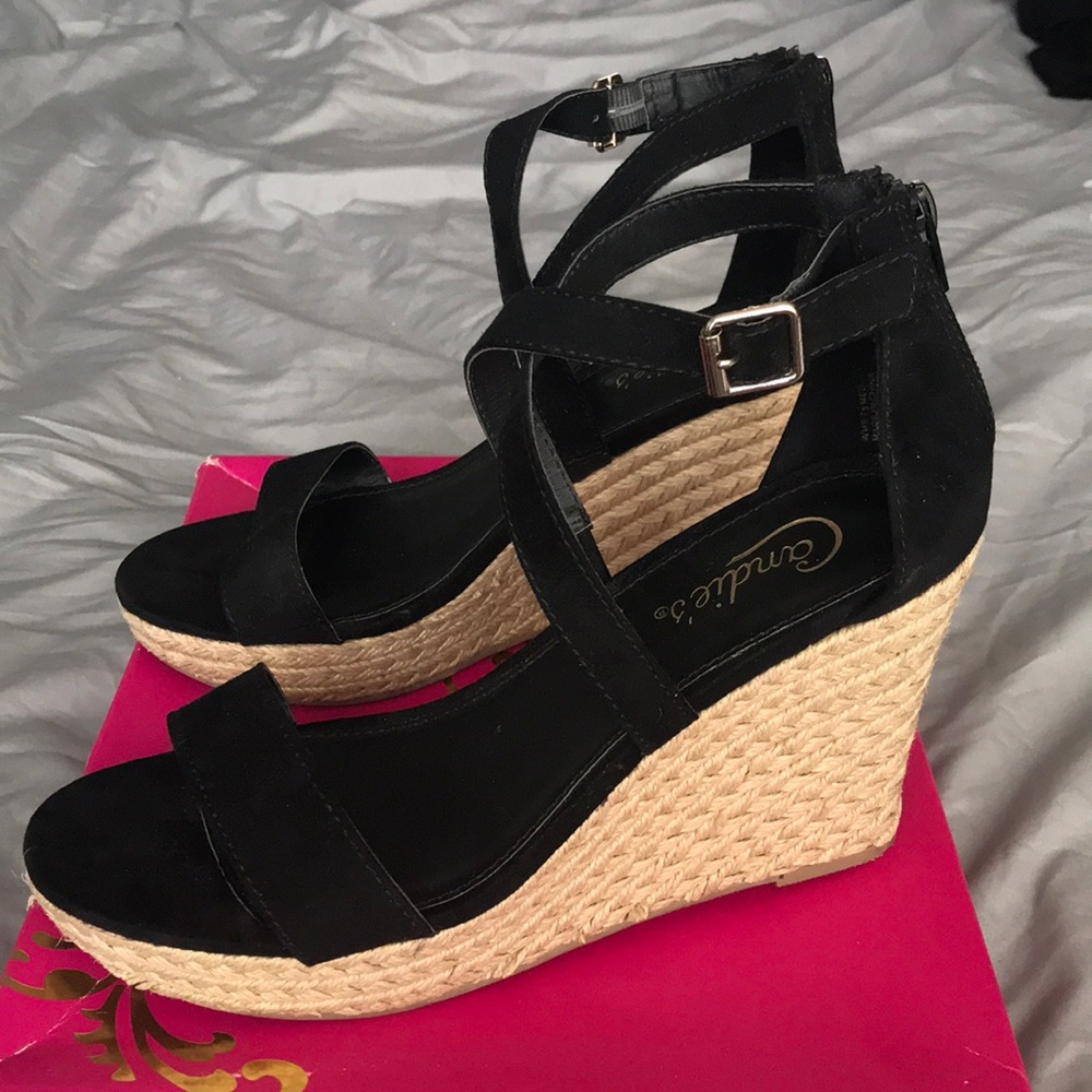 Candie’s wedges